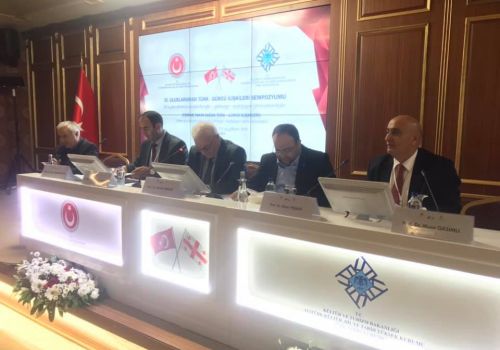 Муса Гасымлы выступил с докладом в международном научном симпозиуме о турецко-грузинских отношениях